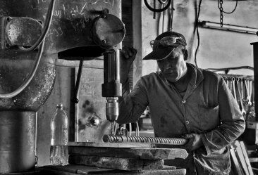 Dobra de chapas metálicas: escolha de métodos e controle de qualidade para obras e indústria Dobra de chapas metálicas: escolha de métodos e controle de qualidade para obras e indústria