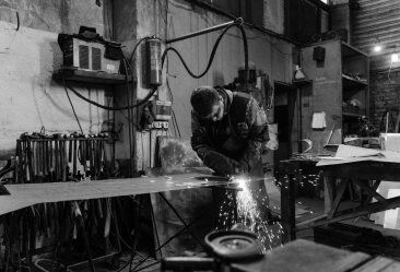 Guia passo a passo: corte de metal personalizado para sua obra ou peça industrial Guia passo a passo: corte de metal personalizado para sua obra ou peça industrial